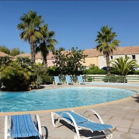 Maison Mediterraneenne Avec Piscine - A Pied * Vendres